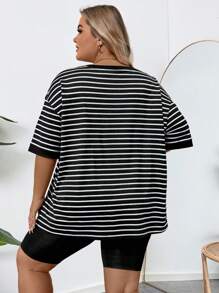 SHEIN CURVE+ 大尺碼女士休閒條紋與印花圓領下垂肩短袖T卹，夏季款式 - 黑色 - 查看 2