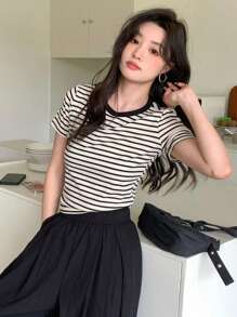 DAZY 女士夏季条纹印花圆领短袖休闲T恤，返校服 - 黑色 - 查看 6