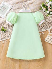 SHEIN Kleine Mädchen Landurlaub gewebtes Farbblock-Kleid mit gerafftem Peter Pan Kragen, Puffärmel, Falten und Kirschen Schmuck, Frühling/Sommer