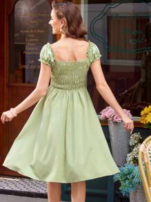 SHEIN DECDS Vestido elegante vintage para mujer, corte holgado, cuello cuadrado, mangas abullonadas, pliegues, volantes, cinturón en la cintura, lazo cruzado, lazo, vestido verde agua tipo paraguas para primavera/verano, estilo Bridgerton, vestido casual, vestido largo, vestido tipo lechera, vestidos de verano para mujer, ropa de otoño, ropa de vuelta al colegio, vestido para concierto - Verde - Ver 7