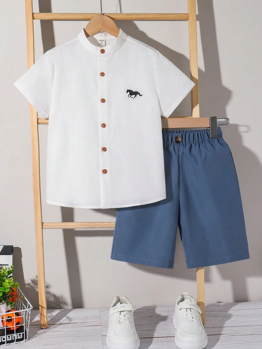 SHEIN Tween Bé Trai Thường Ngày Thoải Mái In Hình Ngựa Áo Sơ Mi Tay Ngắn Và Màu Trơn Quần Short 2 Cái/bộ - Màu xanh bụi bặm - Xem 1