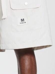 Shorts Khaki para hombre con bordado de letras, bolsillos de carga y cintura con cordón - Blanco - Ver 5