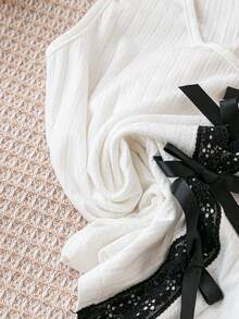 Soleia 夏季度假女士白色針織坦克頂部，紋理提花，開襟式，蕾絲修飾，蝴蝶結，修身剪裁，短版，適用度假穿著，可內外穿戴，可愛上衣 - 白色 - 查看 6