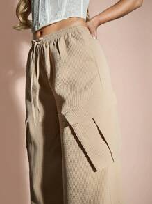 SHEIN BAE Pantalones de verano de carga tipo paracaídas sólido caqui con cordón, puños elásticos, pernera ancha ajustable - Caqui - Ver 6