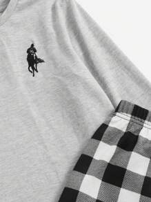 SHEIN Leap Crew Conjunto de pijama para niño preadolescente con camiseta con gráfico bordado y pantalones a cuadros de búfalo - Multicolor - Ver 5