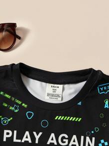 SHEIN Tween Boy nauwsluitende cartoon gameconsole Glow-in-the-Dark patroon T-shirt met korte mouwen en shorts homewear, zomer 2 stks / set