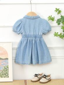 Dziewczynka Kolorowy haft w kwiaty Wygodna, sprana, miękka sukienka dżinsowa z uroczymi rękawami bąbelkowymi, idealna na letnie wakacje - Średni jeans - Zobacz 2