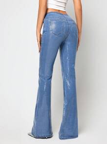 Calça Denim Flare de Cintura Baixa Fashionável para Mulheres com Técnicas Especiais, Denim Flare Skinny - Lavagem Média - Visão 2