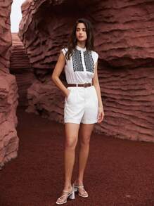 Aveloria Modichic Camisa blanca con mangas de gorra y parche bordado de retazos - Blanco - Ver 4