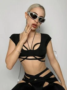 SHEIN ICON Top court et ajusté pour femme avec design de découpe asymétrique, col montant et fines bretelles, style Y2K pour l'été