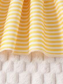 SHEIN Vintaside Kids 年輕女孩時尚露肩條紋連衣裙