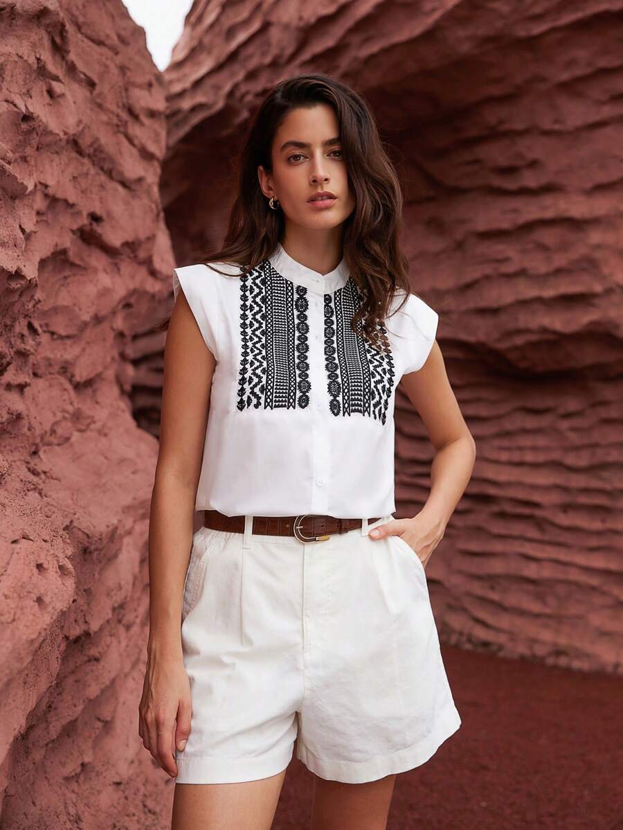 Aveloria Modichic Camisa blanca con mangas de gorra y parche bordado de retazos - Blanco - Ver 1