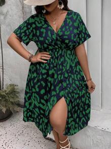 SHEIN Holidaya 夏季假期大碼豹紋腰部束繩高開衩連衣裙 - 綠色 - 查看 5