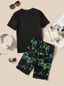 SHEIN Tween Boy nauwsluitende cartoon gameconsole Glow-in-the-Dark patroon T-shirt met korte mouwen en shorts homewear, zomer 2 stks / set