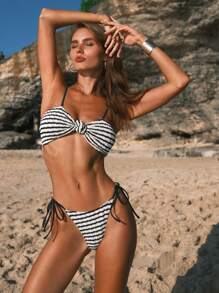 SHEIN Swim Conjunto de bikini con tanga lateral con lazos para mujer con rayas, traje de baño para playa en verano - Blanco y Negro - Ver 5