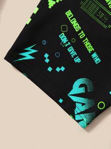 SHEIN Tween Boy nauwsluitende cartoon gameconsole Glow-in-the-Dark patroon T-shirt met korte mouwen en shorts homewear, zomer 2 stks / set