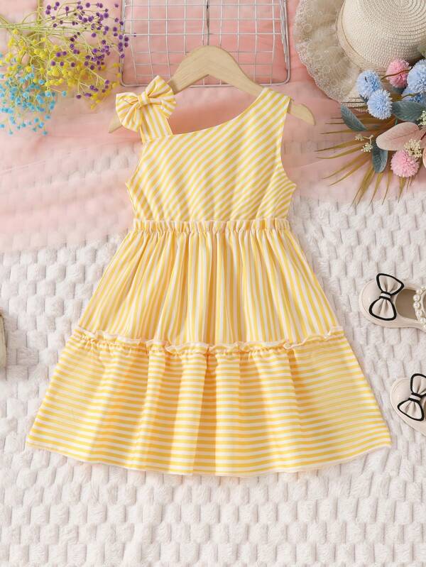 SHEIN Vintaside Kids Vestido a rayas con hombro descubierto de moda para niña joven