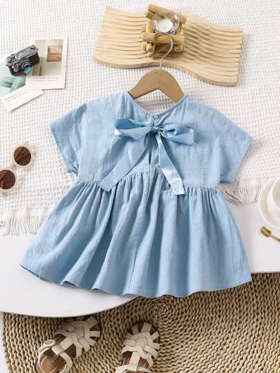 SHEIN LMoss Kids LMoss 年轻女孩 编织纯色宽松休闲圆领衬衫和领结