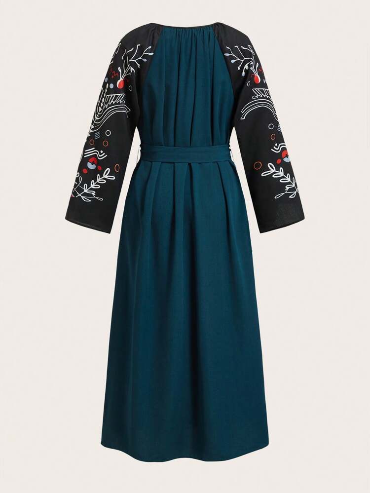 Women's V-Neckline Belted A-Line Dress With Graphic Print Pattern