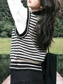 V-Neck Casual Colorblock Striped Knit Vest Cardigan, Spring Autumn - Black and White - View 2