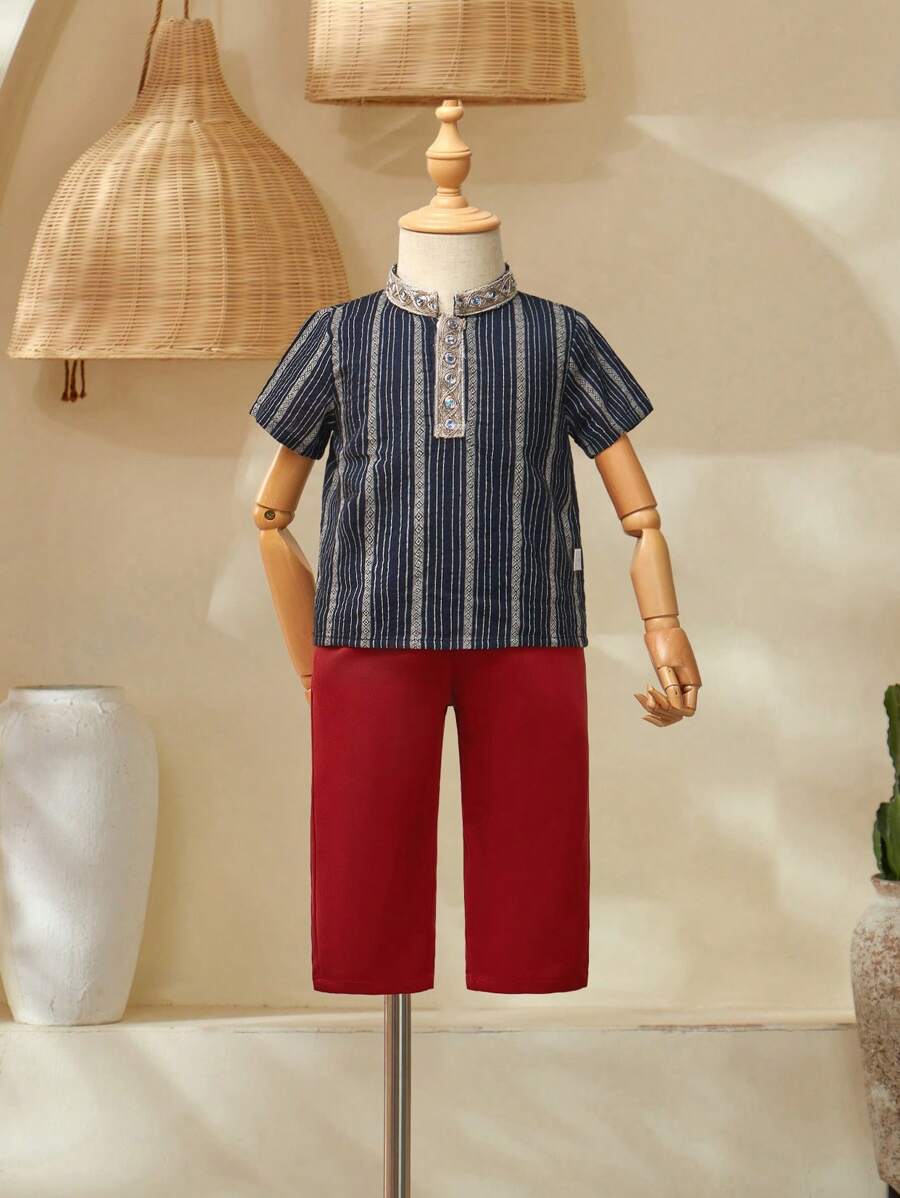 SHEIN Baby Boy Artistic Design Regional Aesthetic Retro Short Sleeve T-Shirt And Solid Color Pants Set, Fashionable