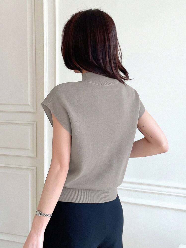 Solid Color Sleeveless Knitted High-Neck Top