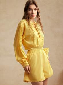 Anewsta 女款黃色蕾絲修邊上衣和短褲套裝，休閒舒適，適合度假和外出穿著
