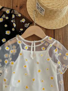 SHEIN LMoss Kids LMoss Young Girl 圆领花朵图案网眼 T 恤搭配内搭背心