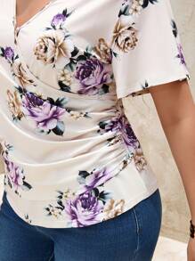 SHEIN Clasi VLing Camiseta de manga corta elegante de talla grande con estampado floral y pliegues, verano
