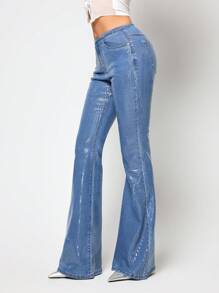Calça Denim Flare de Cintura Baixa Fashionável para Mulheres com Técnicas Especiais, Denim Flare Skinny - Lavagem Média - Visão 3
