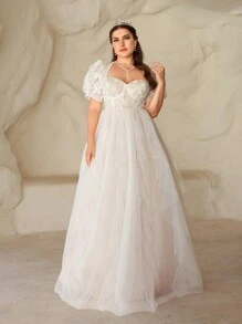 SHEIN Belle Váy cưới thanh lịch cỡ lớn với tay áo công chúa sang trọng yên tĩnh, đường viền cổ sâu, diềm xếp tầng phóng đại và viền chữ A duyên dáng - trắng - Xem 3