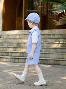 SHEIN Camicia bianca a maniche corte per bambini e gilet blu, vestito estivo a pantaloncini con elastico in vita blu, stile da gentleman, adatto per feste di compleanno, feste serali, spettacoli, matrimoni, battesimi e primi compleanni