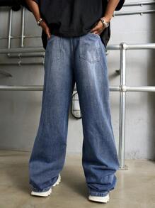 Manfinity EMRG Men's Plain And Simple Daily Wear Baggy Jeans - Baby Blue - View 2