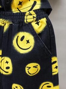 SHEIN 男童2入組黑色時尚休閒趨勢可愛表情印花牛仔襯衫頂部和鬆身牛仔彈性腰短褲，舒適寬鬆牛仔短褲，兒童服裝男童適用於度假和日常穿著，開學季服裝