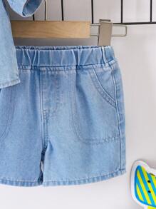 SHEIN Conjunto de 2 piezas para bebé niño con camisa de mezclilla azul claro con mangas cortas con estampado lindo de león y pantalones cortos holgados de mezclilla con piernas rectas para atuendos de verano - Lavado ligero - Ver 7