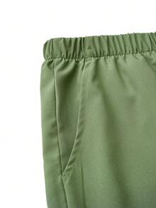 SHEIN TaskFit 實色V領短袖上衣和褲子套裝，帶口袋，醫務人員制服專用 - 綠色 - 查看 11
