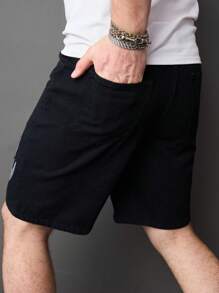 Manfinity Roughcore Men's Printed Loose Fit Bermuda Denim Shorts With Pockets - Black - View 2