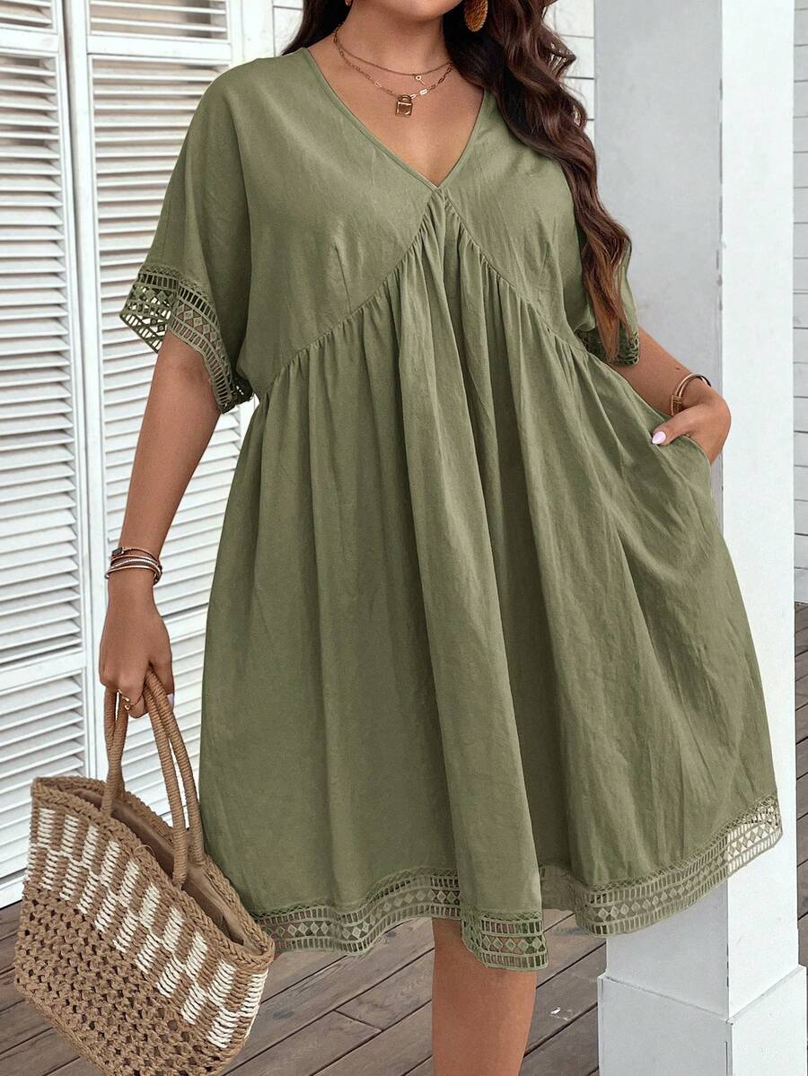 SHEIN LUNE 大码女式纯色简约 V 领日常连衣裙 - 軍綠色 - 查看 1