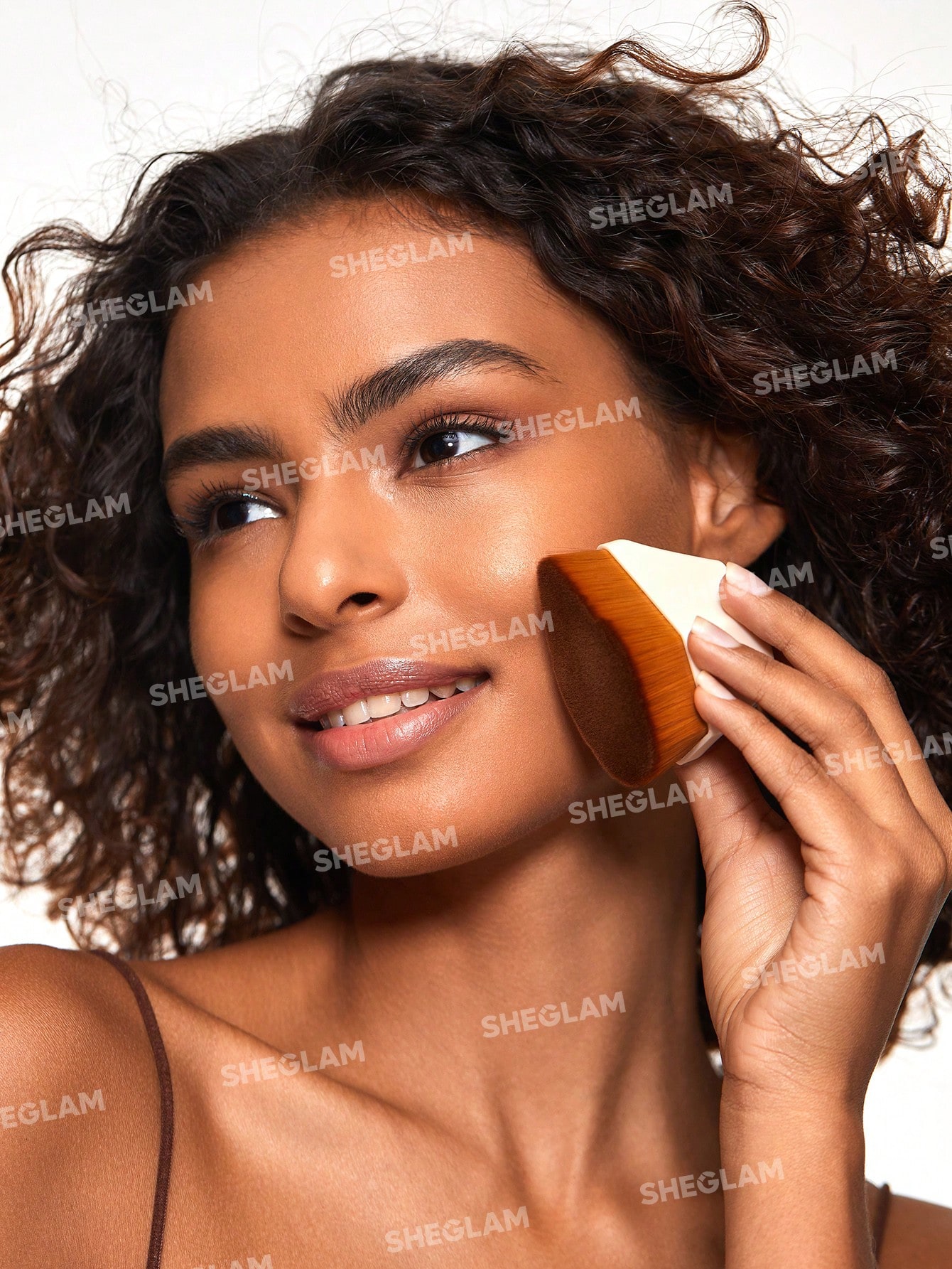 Skin Magnet Foundation Brush 6