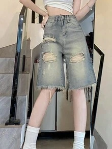 女士休閒牛仔短褲，帶有撕裂孔和毛邊邊緣，隨機線掛設計