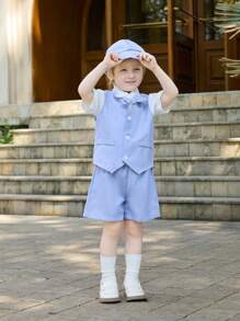 SHEIN Camicia bianca a maniche corte per bambini e gilet blu, vestito estivo a pantaloncini con elastico in vita blu, stile da gentleman, adatto per feste di compleanno, feste serali, spettacoli, matrimoni, battesimi e primi compleanni