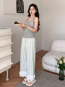 DAZY Bộ đồ ngủ Slim Fit không tay và ren hoa, bao gồm quần short và áo - Xám - Xem 3