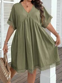 SHEIN LUNE 大码女式纯色简约 V 领日常连衣裙 - 軍綠色 - 查看 5