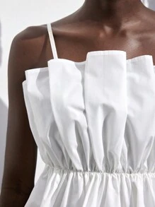 Maija Blusa corta de mujer con cintura plisada y ceñida, diseño elegante y minimalista apta para graduaciones, volver al colegio o fiestas, primavera-verano-inicio de otoño 2025