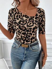 SHEIN Clasi Camiseta ajustada de mujer con cuello asimétrico y unicolor