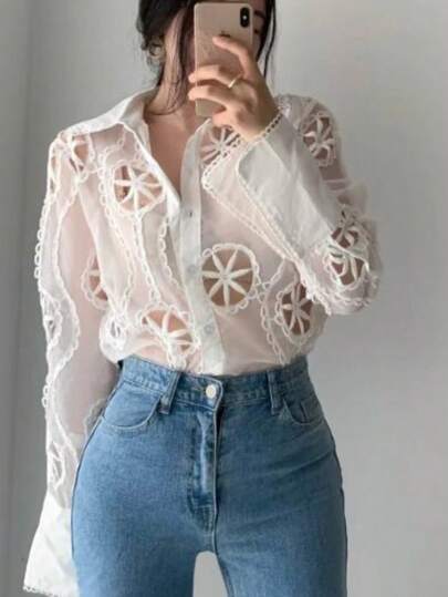 Blusa con maniche lunghe da donna alla moda, con patchwork in pizzo pesante, motivo floreale e dettagli traforati