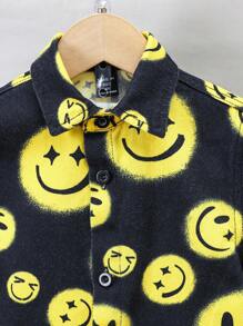 SHEIN 男童2入組黑色時尚休閒趨勢可愛表情印花牛仔襯衫頂部和鬆身牛仔彈性腰短褲，舒適寬鬆牛仔短褲，兒童服裝男童適用於度假和日常穿著，開學季服裝