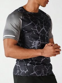 男友风男士时尚印花拼布短袖运动 T 恤，夏季返校季 - 彩色 - 查看 3