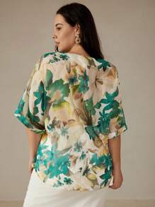 Aveloria Rosie Random Printed V-Neck Short Sleeve Holiday Style Shirt