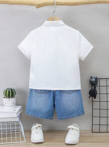 SHEIN 年輕男孩2入組休閒時尚簡約舒適清爽百搭白色短袖上衣配藍色寬鬆舒適清爽破洞磨邊設計牛仔短褲，適用於度假和日常穿著 - 藍白色 - 查看 2